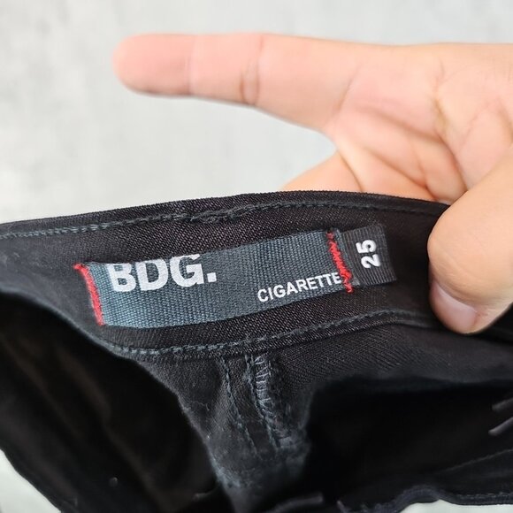BDG Urban Outfitters Cigarette Jeans Womens Size 25 Black Slim Skinny Stretch - Picture 3 of 10